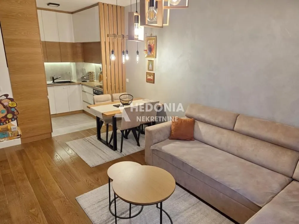 Prodaja, dvosoban stan, 49m², Zemun Centar, Zemun Sve Podlokacije