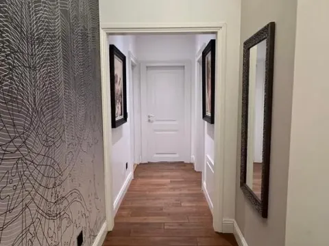 Prodaja, četvorosoban stan, 135m², Zemun Centar, Zemun Sve Podlokacije - image 5