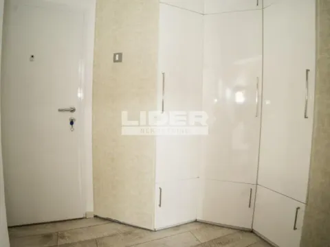 Izdavanje, dvosoban stan, 52m², Vračar Centar, Vračar Sve Podlokacije - image 3