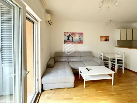 Prodaja, jednosoban stan, 50m², City Kvart, Podgorica - image 1