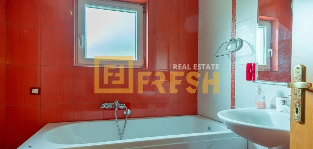 Rent, house, 250m², Stari Aerodrom, Podgorica