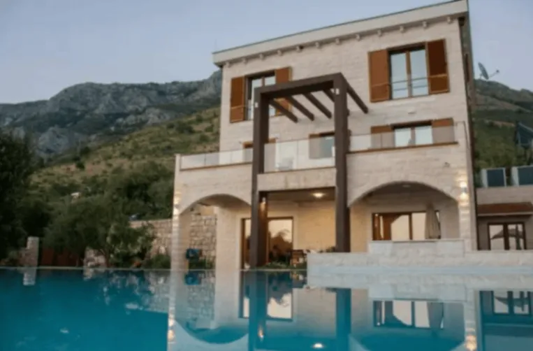 Rent, house, 300m², Reževići, Budva