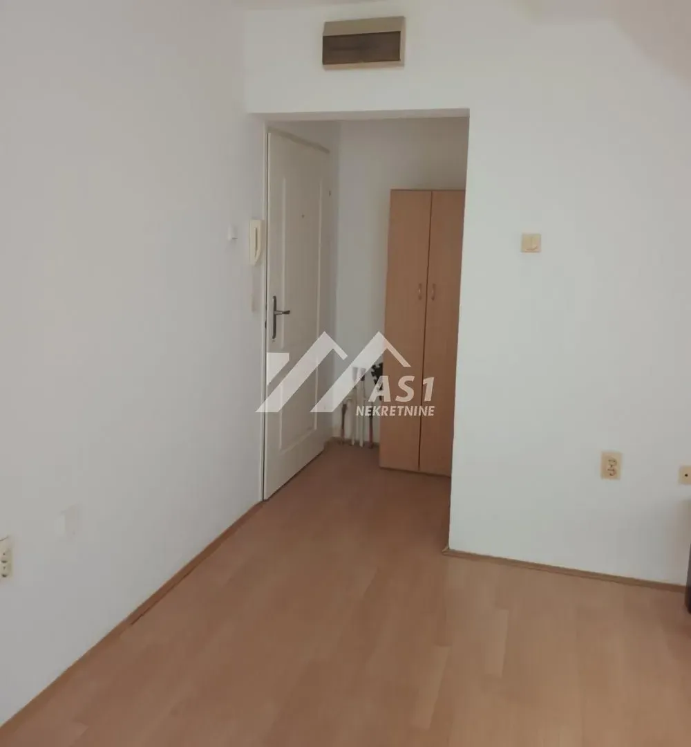 Prodaja, stan, 25m², Grbavica, Novi Sad Sve Podlokacije