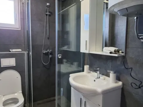 Izdavanje, jednosoban stan, 37m², Lastva Grbaljska, Kotor - image 6