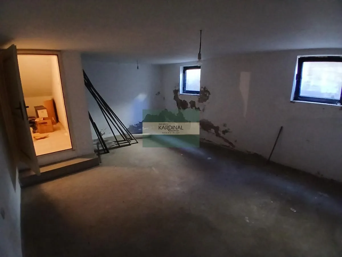 Prodaja, kuća, 660m², Centar, Jagodina