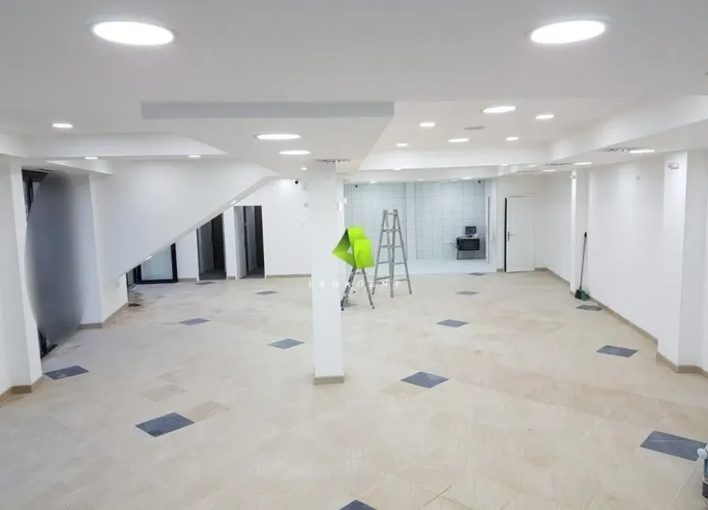 Prodaja, poslovni prostor, 143m², Palilula, Niš
