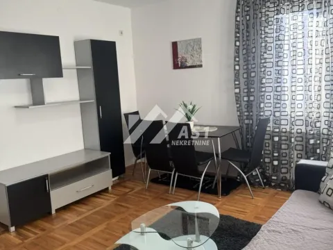 Izdavanje, dvosoban stan, 40m², Sajam, Novi Sad Sve Podlokacije - image 2