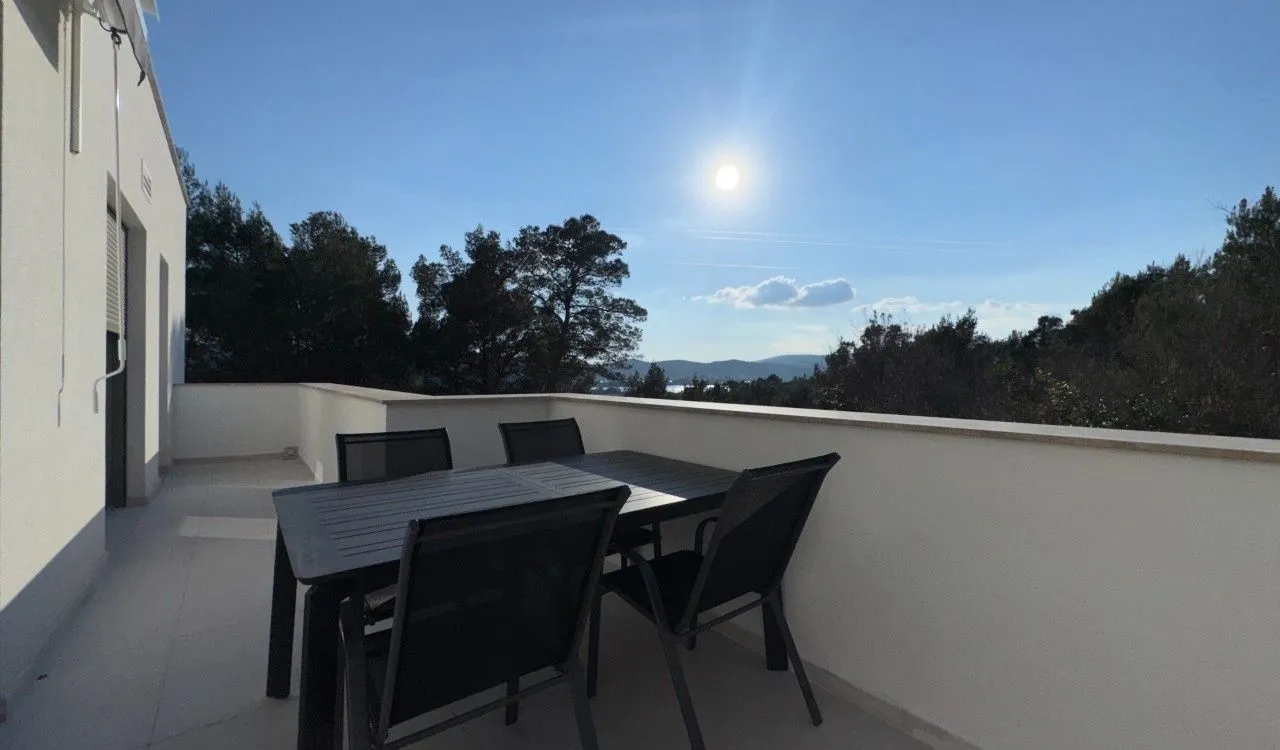 Prodaja, dvosoban stan, 90m², Tivat, Crna Gora