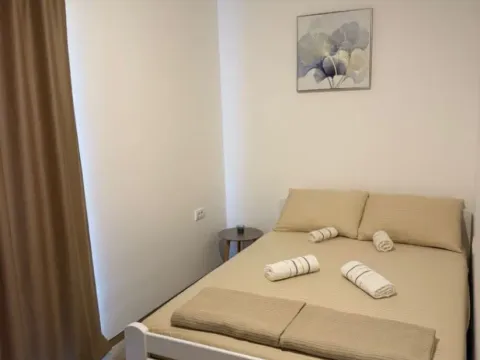 Izdavanje, kuća, 32m², Lastva Grbaljska, Kotor - image 2