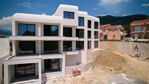 Eksterijer nove višestambene zgrade u izgradnji. - image 6