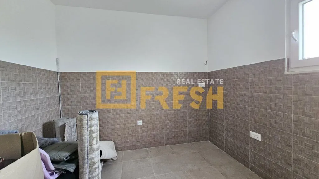 Prodaja, kuća, 216m², Danilovgrad, Crna Gora
