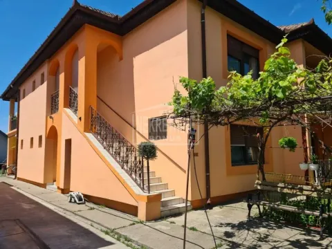 Sale, house, 400m², Aleksandrovo, Subotica