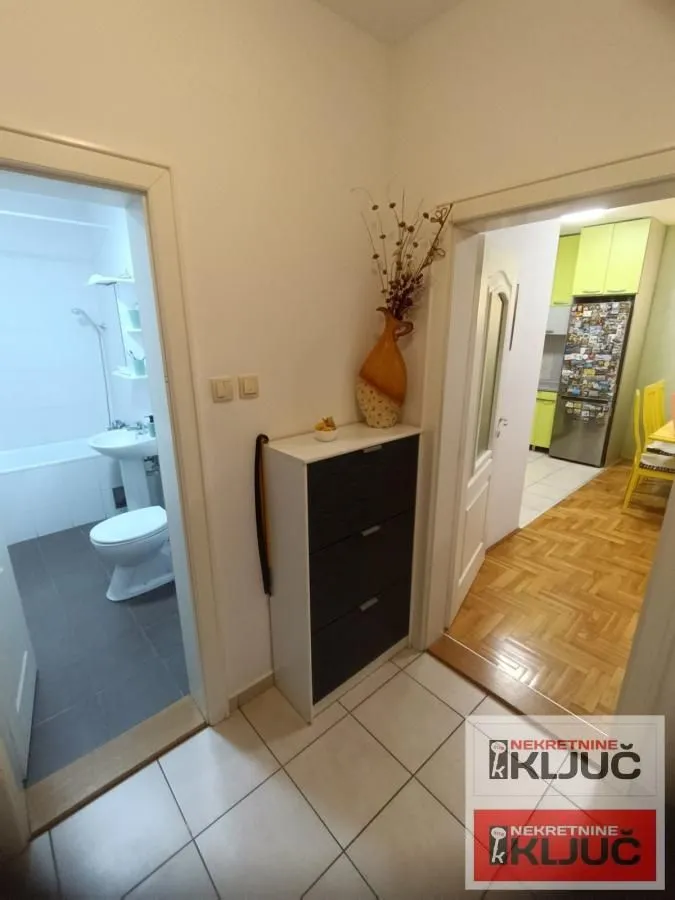 Prodaja, trosoban stan, 90m², Nova Detelinara, Novi Sad Sve Podlokacije