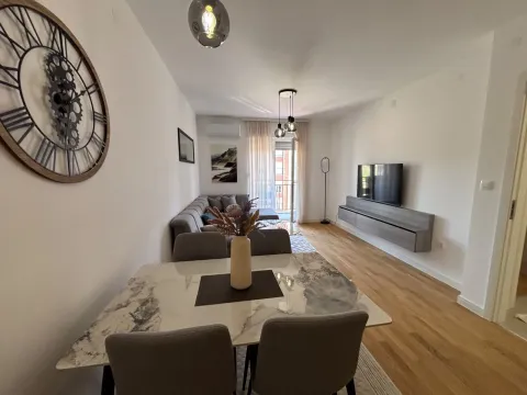 Rent, one bedroom apartment, 42m², Stari Aerodrom, Podgorica - image 2