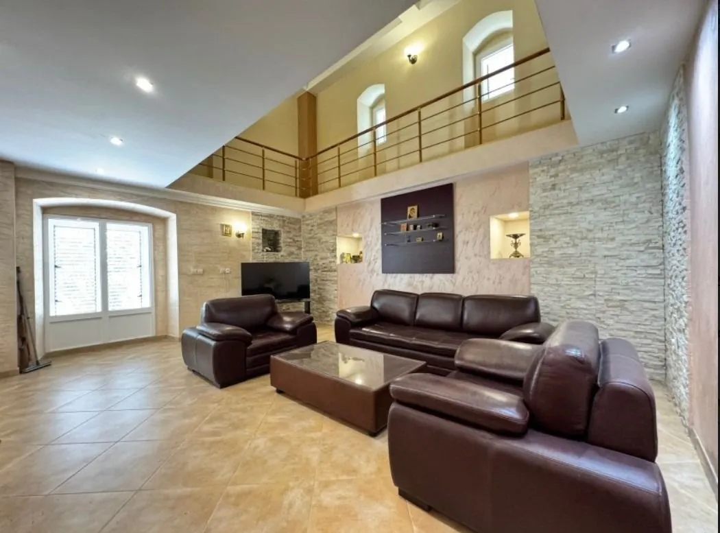 Prodaja, kuća, 163m², Kamenari, Herceg Novi