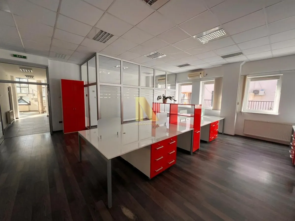 Rent, office space, 780m², Novo naselje, Novi Sad