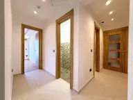 Prodaja, trosoban stan, 118m², Stari Aerodrom, Podgorica - image 5