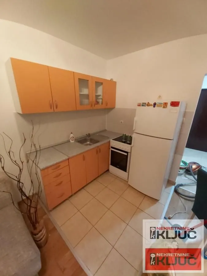 Izdavanje, garsonjera, 26m², Novo naselje, Novi Sad