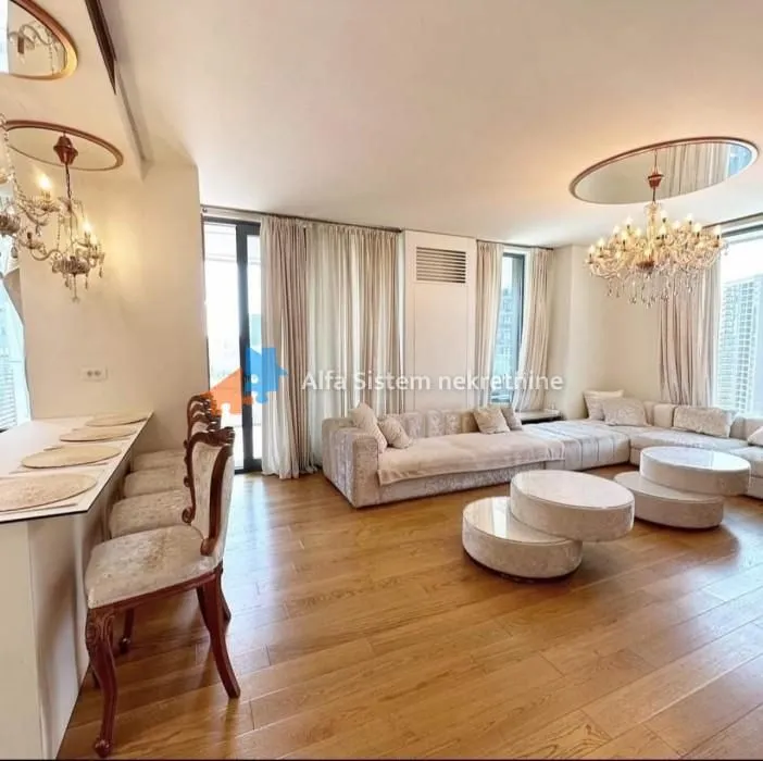 Izdavanje, četvorosoban stan, 147m², Savski Venac, Beograd