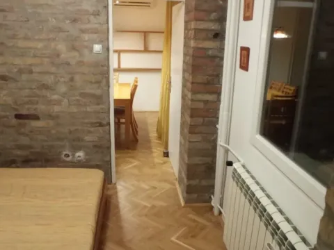 Izdavanje, trosoban stan, 60m², Stari Grad, Beograd - image 10