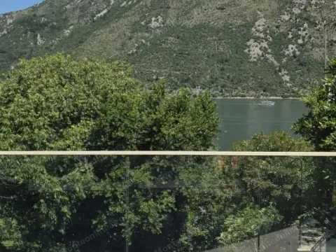 Sale, one bedroom apartment, 55m², Stoliv, Kotor - image 14
