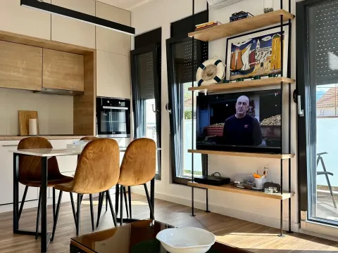 Izdavanje, stan, 50m², Tivat, Crna Gora - image 1