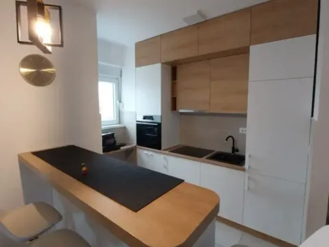 Izdavanje, dvosoban stan, 64m², City Kvart, Podgorica