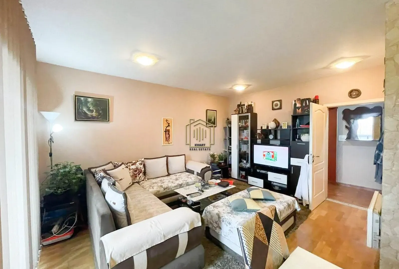 Prodaja, trosoban stan, 90m², Ljubović, Podgorica