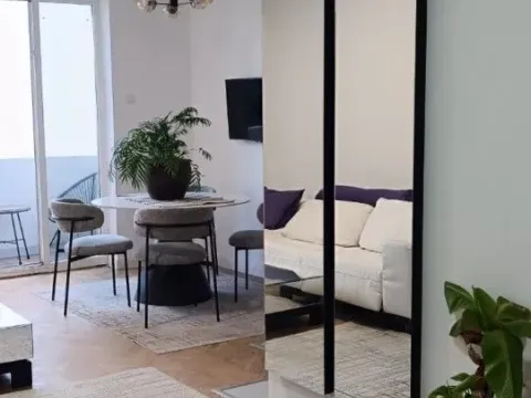 Izdavanje, dvosoban stan, 70m², Preko Morače, Podgorica - image 2