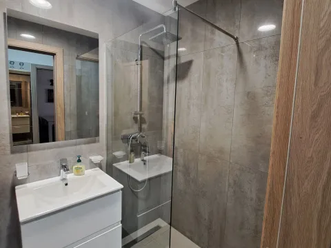 Izdavanje, jednosoban stan, 50m², Master Kvart, Podgorica - image 6