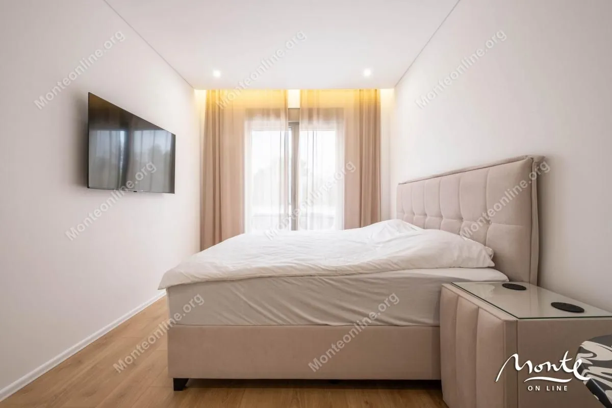 Prodaja, dvosoban stan, 90m², Tivat, Crna Gora