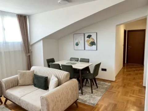 Izdavanje, dvosoban stan, 71m², Stari Aerodrom, Podgorica - image 3