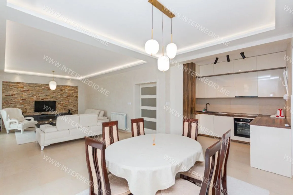 Prodaja, kuća, 220m², Zelenika, Herceg Novi