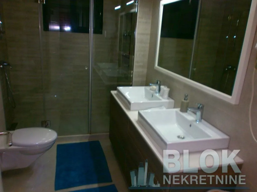 Izdavanje, trosoban stan, 105m², Dalmatinska ulica, Podgorica