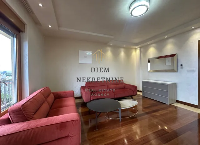 Rent, four bedroom apartment, 130m², Centar, Podgorica