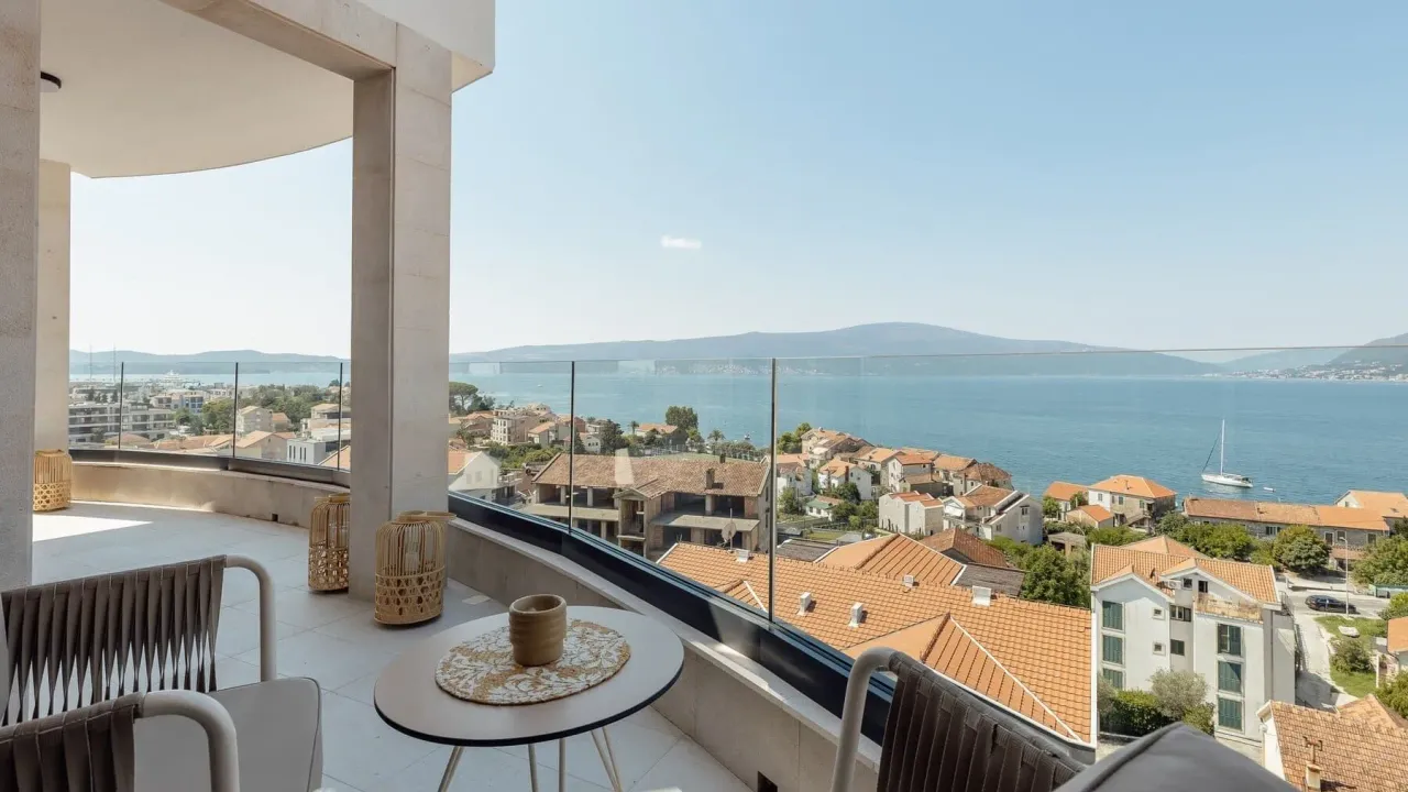 Rent, three bedroom apartment, 125m², Donja Lastva, Tivat