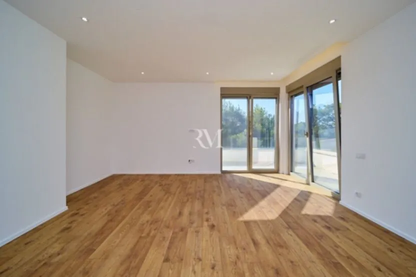 Prodaja, jednosoban stan, 111m², Mrčevac, Tivat