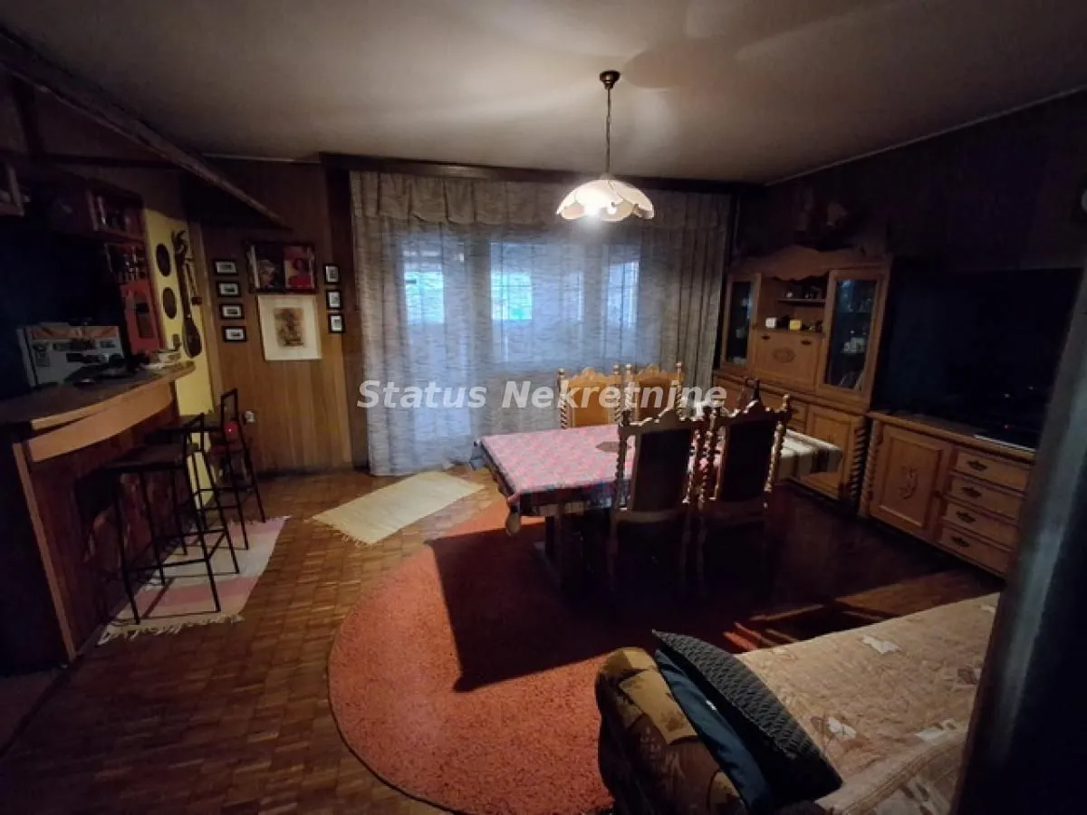 Prodaja, kuća, 330m², Futog, Novi Sad Sve Podlokacije