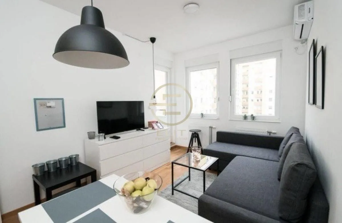 Izdavanje, jednosoban stan, 33m², Socijalno, Novi Sad Sve Podlokacije