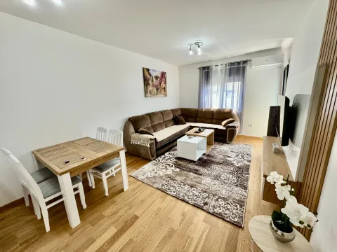 Izdavanje, dvosoban stan, 60m², City Kvart, Podgorica - image 4