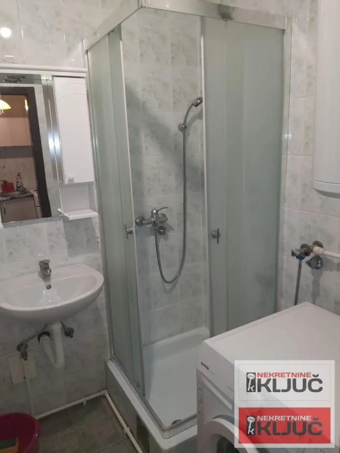 Izdavanje, garsonjera, 24m², Grbavica, Novi Sad Sve Podlokacije
