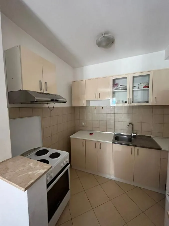 Izdavanje, dvosoban stan, 66m², Crveni Krst, Beograd