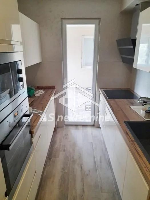 Izdavanje, stan, 160m², Filmski Grad, Beograd