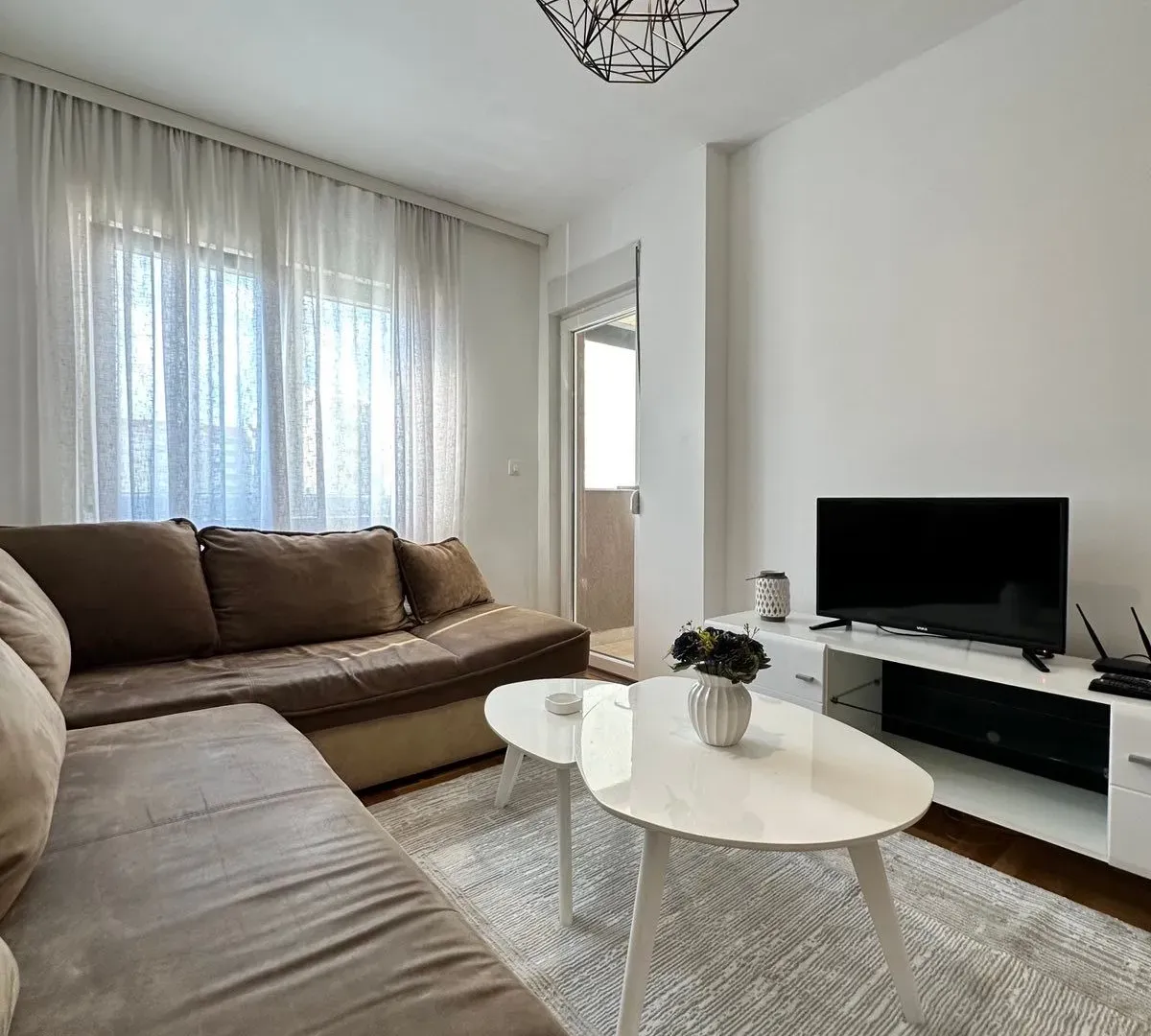 Izdavanje, jednosoban stan, 40m², Ljubović, Podgorica