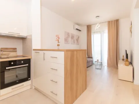 Izdavanje, jednosoban stan, 40m², Kalimanj, Tivat - image 8