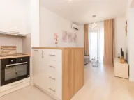 Izdavanje, jednosoban stan, 40m², Kalimanj, Tivat - image 8