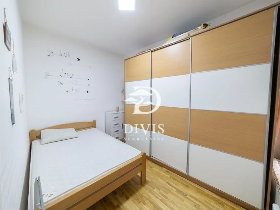 Sale, three bedroom apartment, 78m², Južni Bulevar, Vračar Sve Podlokacije