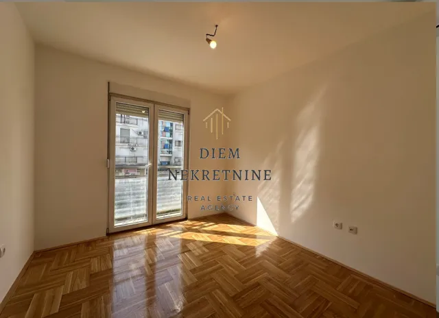 Prodaja, dvosoban stan, 73m², Dalmatinska ulica, Podgorica