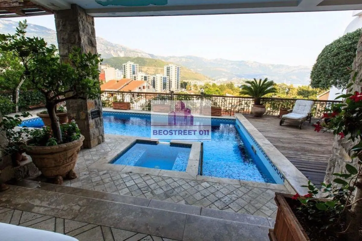 Sale, house, 1200m², Stari Grad, Budva