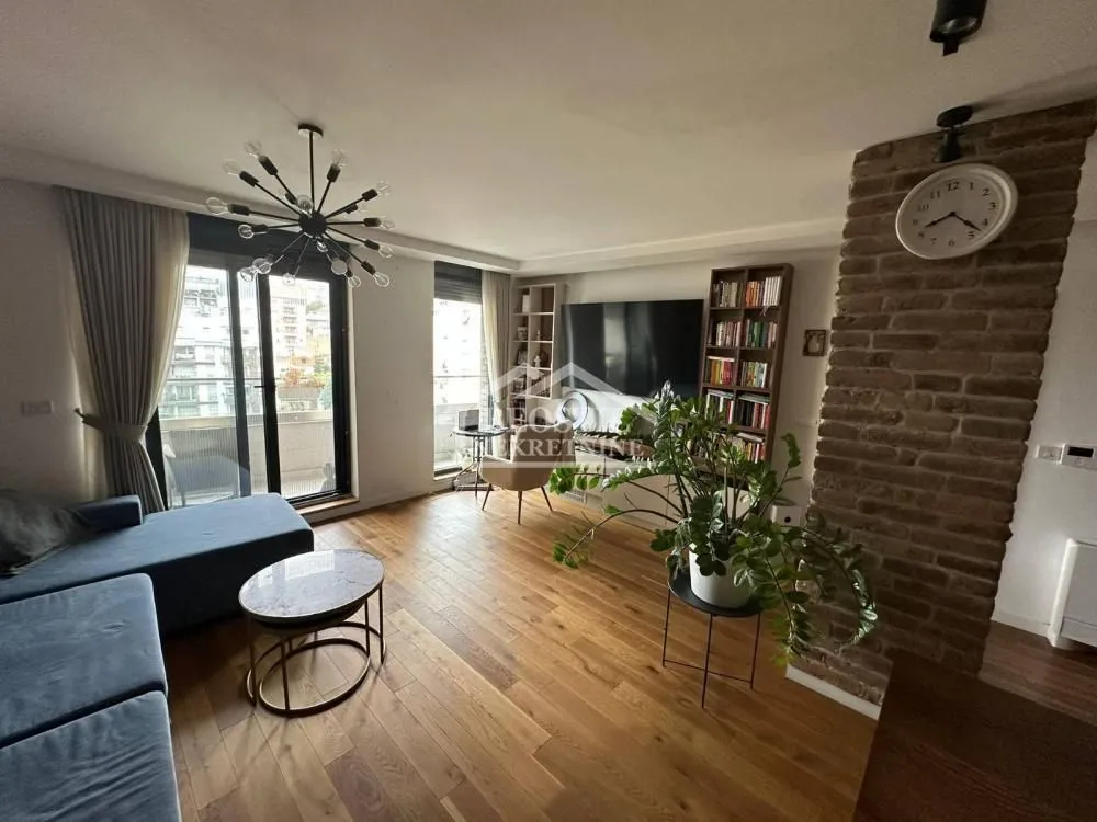 Izdavanje, trosoban stan, 93m², Južni Bulevar, Vračar Sve Podlokacije